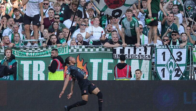 Da ist mächtig Feuer drin: An Neuzugang Michael Olise werden die Bayern - die Gegner wie die bemitleidenswerten Bremer am Samstag eher weniger. Da ist mächtig Feuer drin: An Neuzugang Michael Olise werden die Bayern - die Gegner wie die bemitleidenswerten Bremer am Samstag eher weniger.