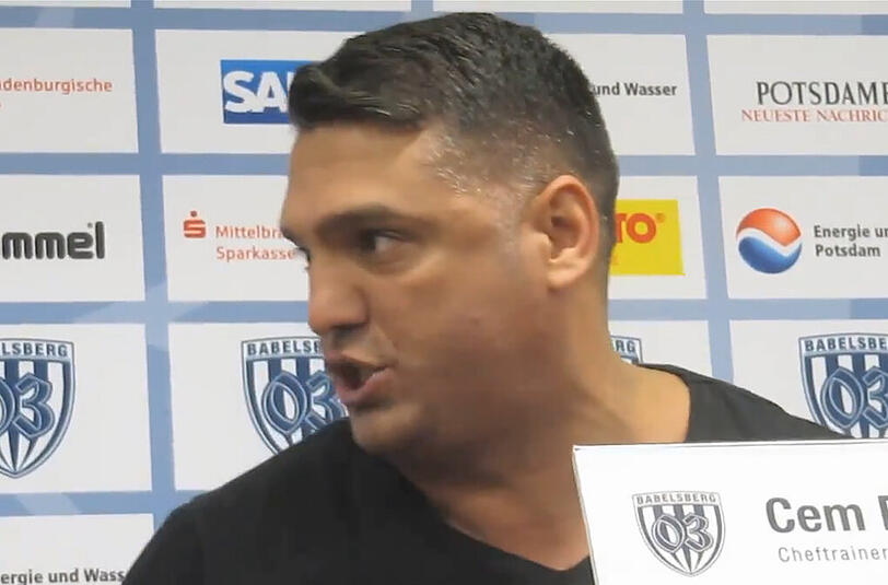 Rassistische Beleidigungen gegen seine Spieler lassen bei Babelsberg-Trainer Cem Efe die Emotionen hochkochen.