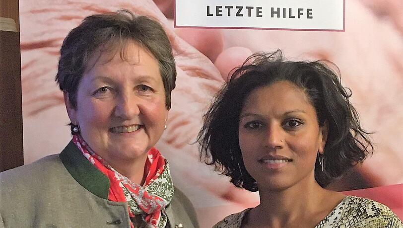 Sie geben gemeinsam professionelle "Letzte-Hilfe"-Kurse: Annemarie Schmidt (links) und Andrea Gerstner.