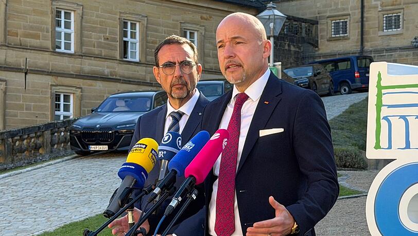 CSU-Landesgruppenchef Alexander Hoffmann will nach den Unions-Wahlschlappen möglichst schnell zurück in den Arbeitsmodus, um die Reformpolitik der Bundesregierung umzusetzen. CSU-Landesgruppenchef Alexander Hoffmann will nach den Unions-Wahlschlappen möglichst schnell zurück in den Arbeitsmodus, um die Reformpolitik der Bundesregierung umzusetzen.