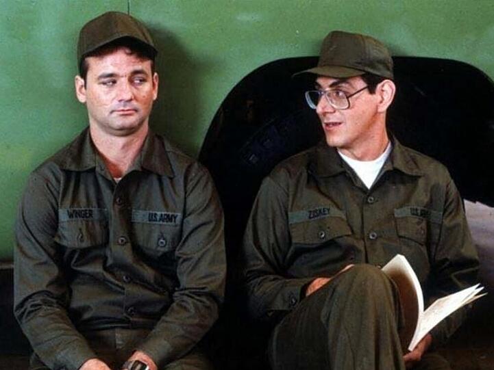 In der Komödie "Stripes" sind Billy Murray und Harold Ramis Gefährten in der Armee