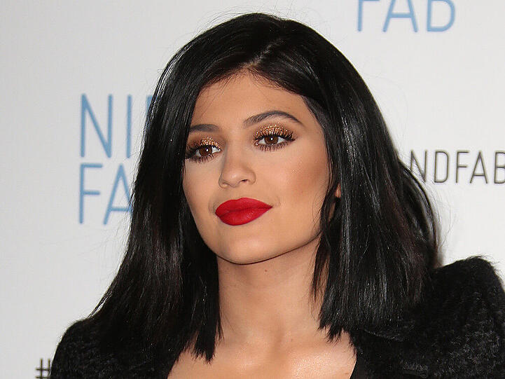 Diese roten Lippen sind nicht echt: Kylie Jenner hat nachhelfen lassen