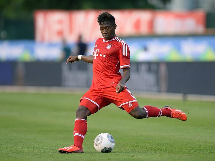 David Alaba beim seinem ersten Trainingsspiel 2013 - gegen die Fan-Auswahl beim Paulaner-Cup.