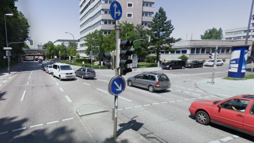 Sechs Mal haben sich an der Ecke Rosenheimer Straße/ Friedenstraße Radler bei einem Unfall verletzt.