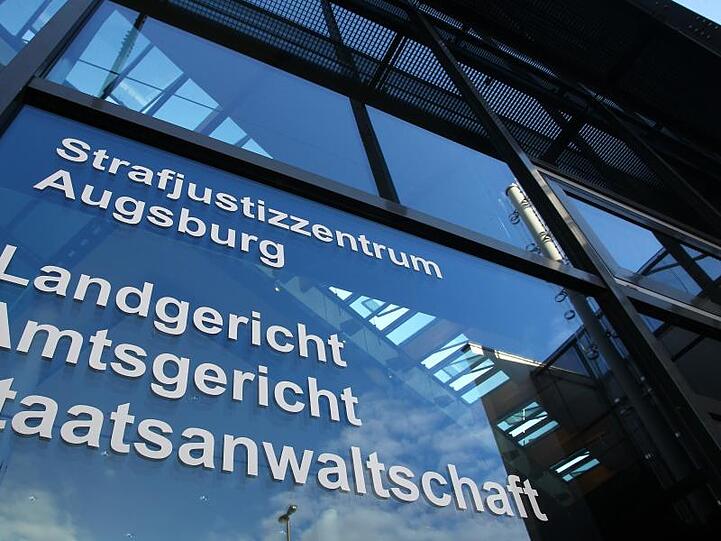 Außenaufnahme des Strafjustizzentrums Augsburg. Foto: Karl-Josef Hildenbrand/dpa