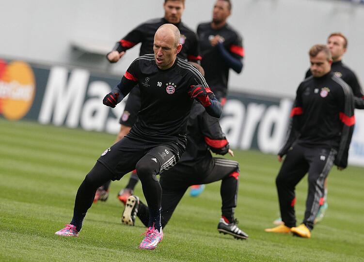 Bilder: Der FC Bayern beim Abschlusstraining in Moskau.