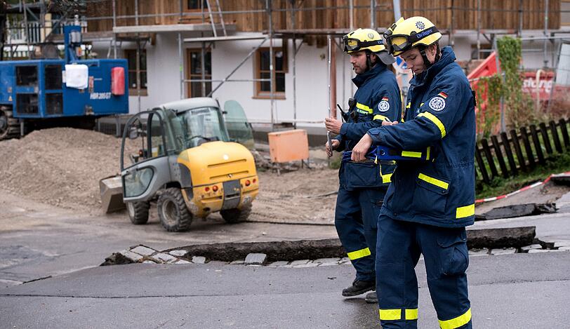 So schaut's aktuell in Rottach-Egern aus - bis hier wieder Autos fahren, dürften mehrere Wochen vergehen.