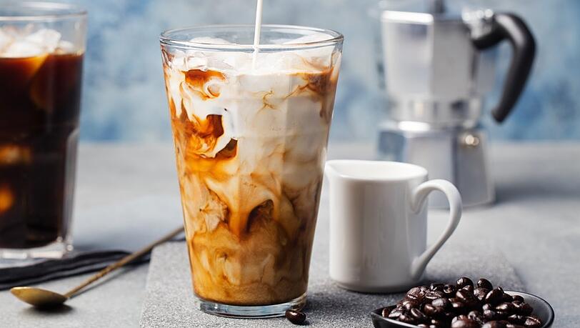 Fast jede Nation trinkt im Sommer eine Variation kalten Kaffees.