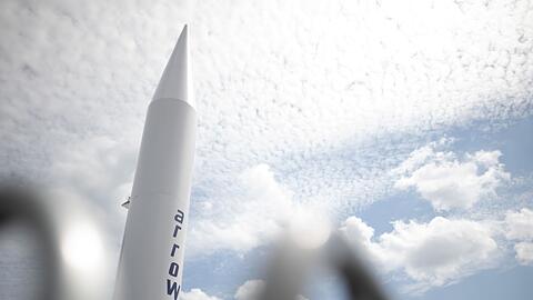Modell einer Rakete des Arrow-3-Luftverteidigungssystems