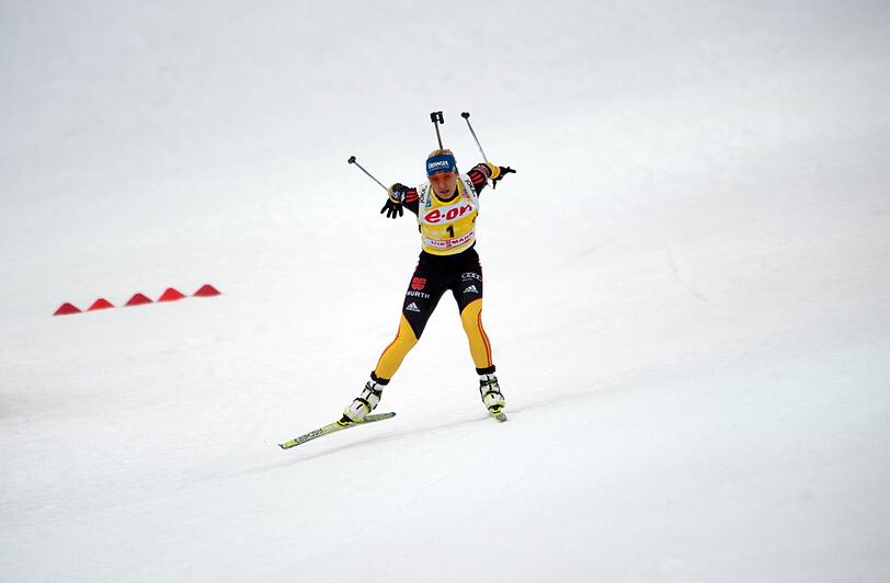 Magdalena Neuner holt Silber im Verfolgungsrennen der WM.