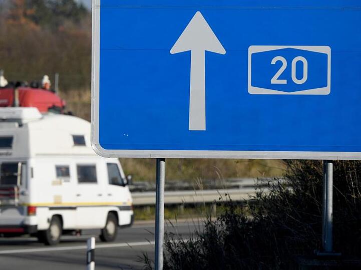 Nach dem Urteil des Bundesverwaltungsgerichts verzögert sich der Weiterbau der A20. Die Autobahn wird wohl nicht vor 2030 fertiggestellt.