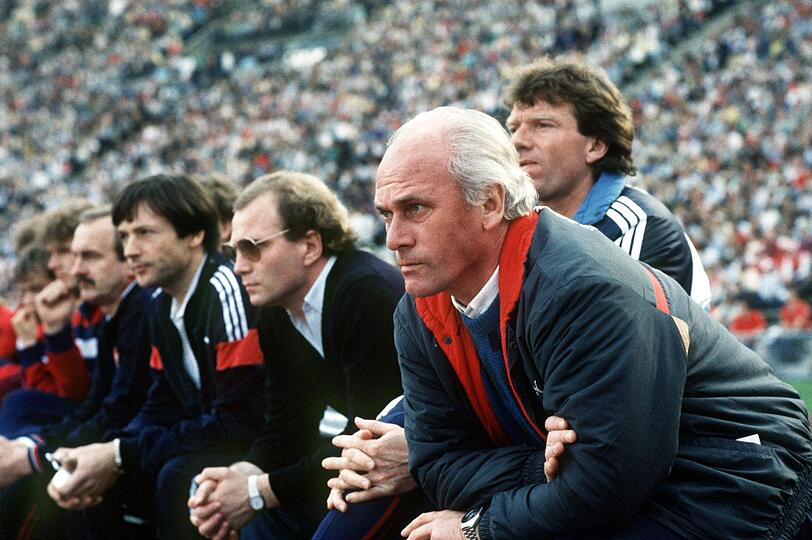 Der Trainer mit den meisten Siegen: Udo Lattek trainierte die Bayern gleich zweimal (1970-75 und 1983-87), schaffte zwei Titel-Hattricks. Kein Wunder, dass er außer den meisten Spielen (299) auch die meisten Siege (184) verbuchen darf. Prozentual kommt freilich keiner an Pep Guardiola heran (80,5 Prozent), gefolgt von Felix Magath (74,7 Prozent), Ottmar Hitzfeld und Jupp Heynckes (je 62,4 Prozent). Interims-Trainer sind nicht berücksichtigt, sonst stünde Andries Jonker (80 Prozent) auf Platz 2.