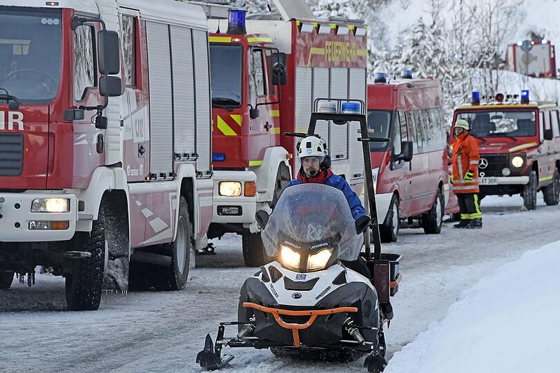Dramatische Rettungsaktion nach einem Unfall auf der Bundesstraße 307 bei Fall-Vorderriß.