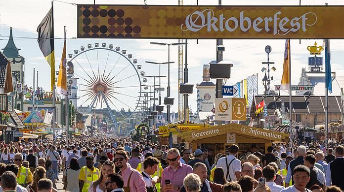 Die Wiesn 2023 lockte die rekordverd&auml;chtige Zahl von 7,2 Millionen G&auml;sten an. (Archivfoto)