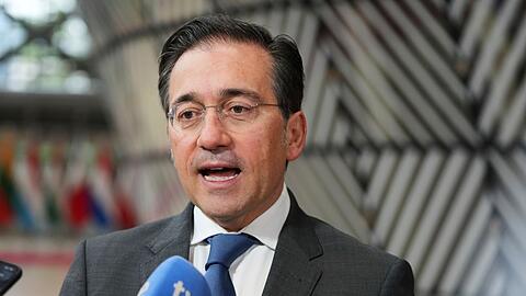 Spanien hat Bundeskanzler Friedrich Merz (CDU) mangelnde Solidarit&auml;t angesichts der Kritik von US-Pr&auml;sident Donald Trump an dem Nato-Partner vorgeworfen.