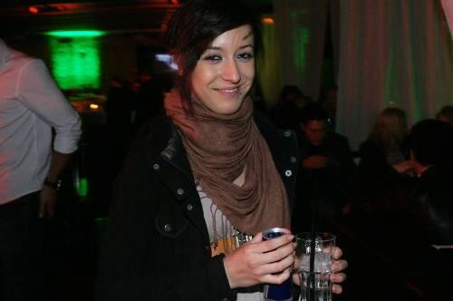 In ist, wer drin ist - und sei es im P1: Kathi (16) mit einem Wodka-Bull im Einser.
