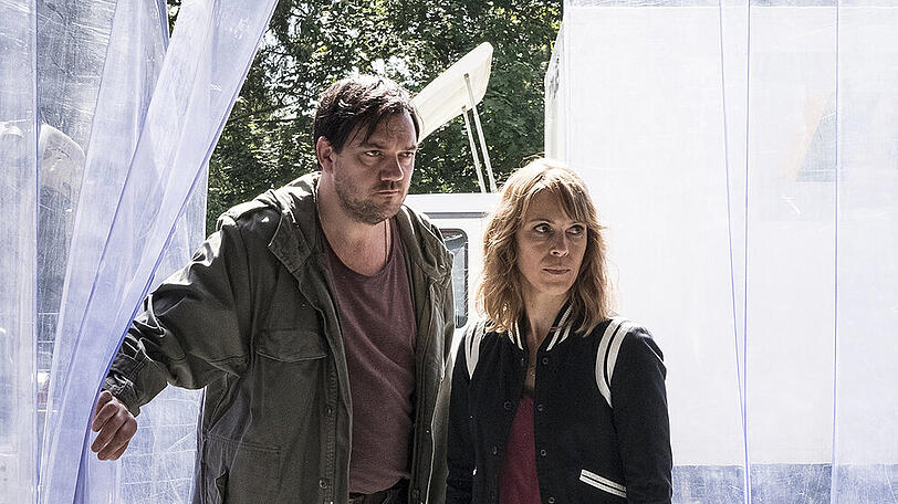 Profilerin Katrin König (Anneke Kim Sarnau) und Kommissar Alexander Bukow (Charly Hübner) im "Polizeiruf 110: Dunkler Zwilling"