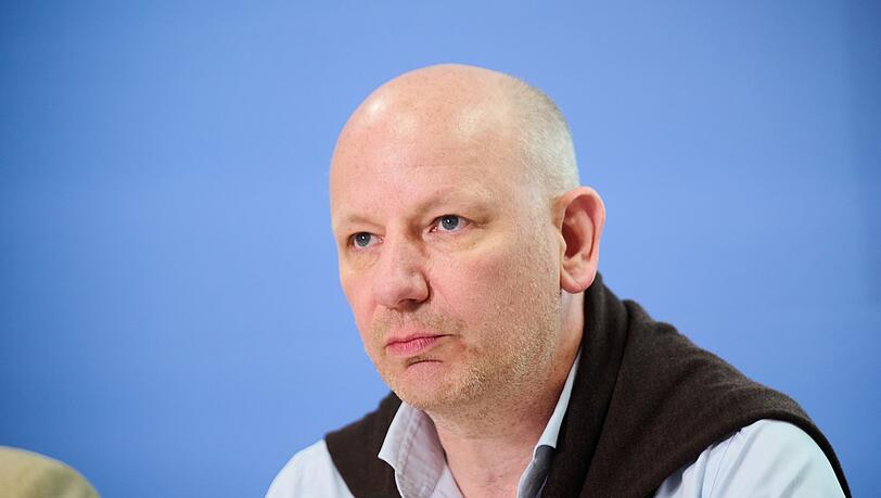 Seit 2002 untersucht die Leipziger Autoritarismus-Studie, auch als Mitte-Studie bekannt, alle zwei Jahre autoritäre und rechtsextreme Einstellungen in der Gesellschaft. (Archivbild)