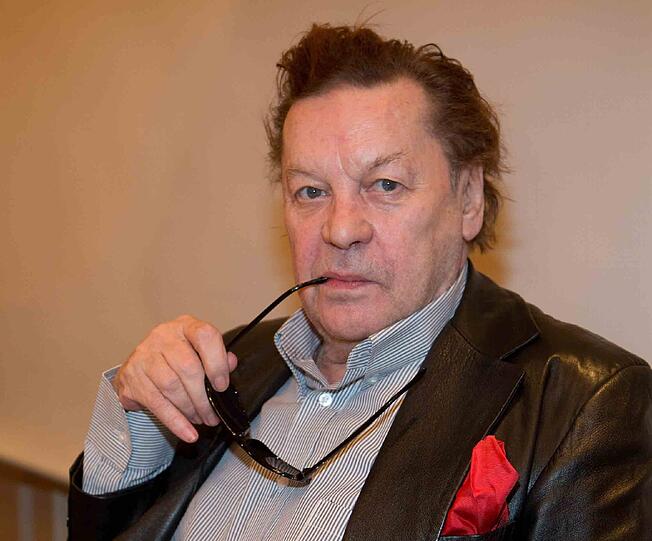 Hemlut Berger hat wohl Hunger auf Kakerlaken.