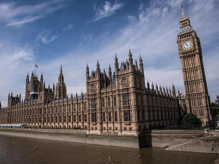 Der Westminster-Palast, Sitz des britischen Parlaments.