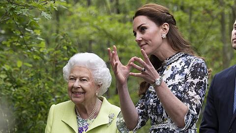 Queen Elizabeth II. (l.) und Herzogin Kate im Mai 2019.