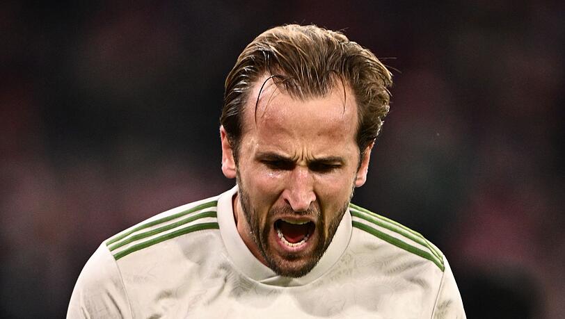Harry Kane bejubelt sein 99. Pflichtspiel-Tor für den FC Bayern.