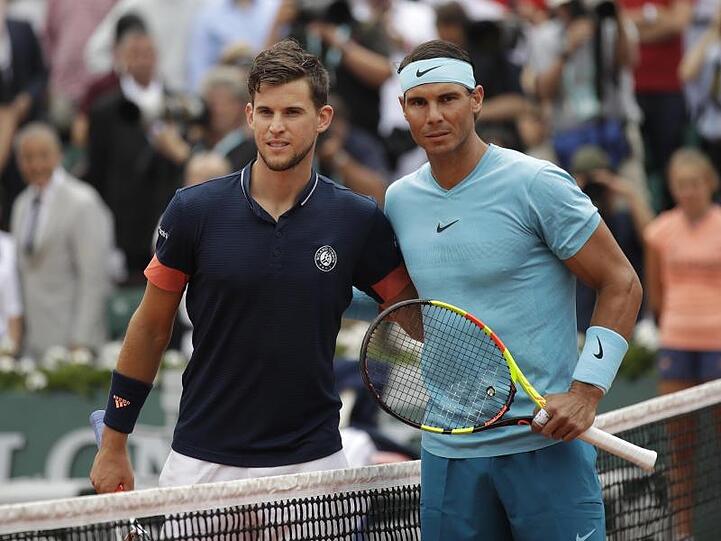 Dominic Thiem (l) und Rafael Nadal stehen sich erneut im French-Open-Endspiel gegenüber. Foto (Archiv): Alessandra Tarantino/AP