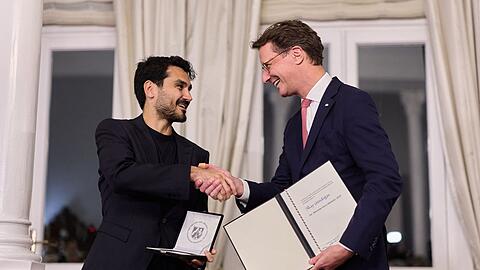 G&uuml;ndogan sollte den Preis eigentlich schon im vergangenen Jahr bekommen. Jetzt wurde das nachgeholt.