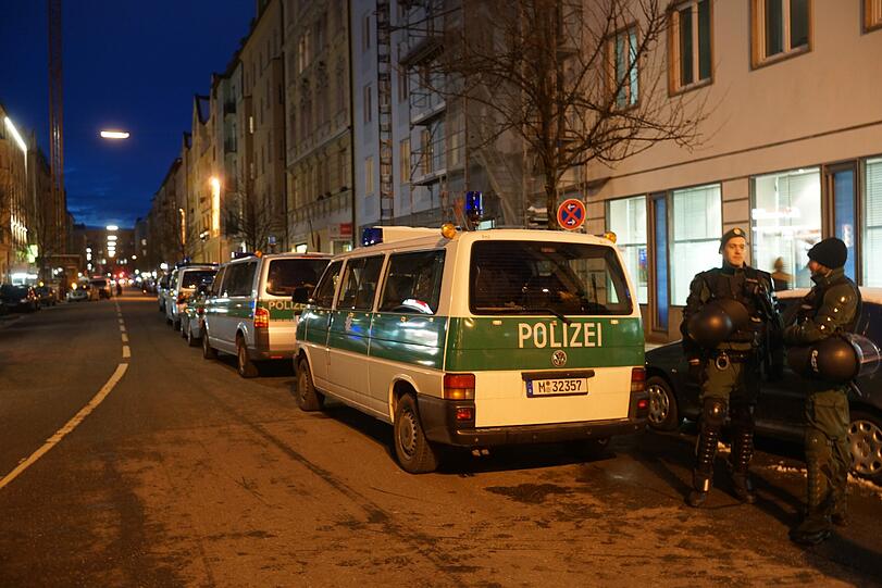 "Wir blasen Bagida den Marsch!" Unter diesem Motto wird am Goetheplatz für ein buntes, tolerantes München demonstriert - mit Musik.