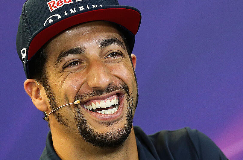 Die australische Frohnatur Daniel Ricciardo ist 2016 wieder bei Red Bull am Steuer.