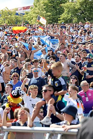 Beste Stimmung bei der Eröffnung der Fan Zone im Olympiapark.