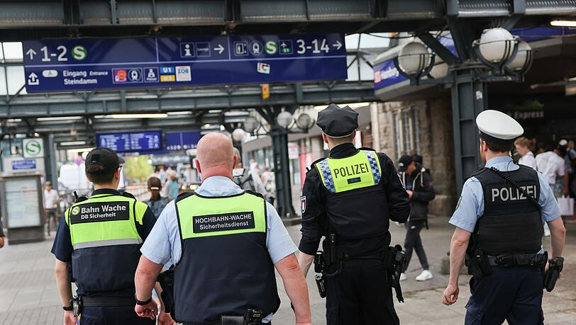 An den Bahnhöfen wollen Bundespolizei und DB Sicherheit gemeinsam die Präsenz erhöhen, um Straftaten vorzubeugen und das Sicherheitsgefühl der Reisenden zu stärken. (Archivfoto)