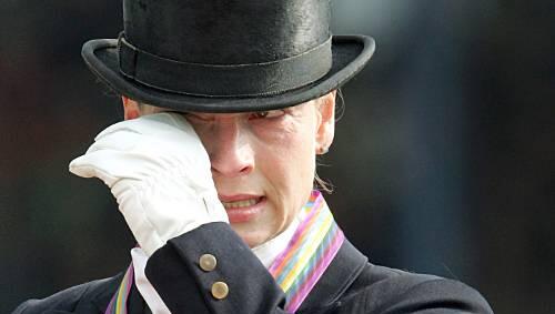 Zum heulen: Dressur-Olympiasiegerin Isabell Werth, deren Pferd Whisper positiv auf Dopingmittel getestet wurde. Zum heulen: Dressur-Olympiasiegerin Isabell Werth, deren Pferd Whisper positiv auf Dopingmittel getestet wurde.