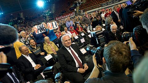 Uli Hoeneß am Freitagabend im Audi Dome.