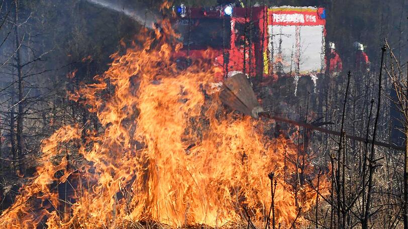 Erneut brannten am Karfreitag zwei Waldstücke im Münchner Osten....