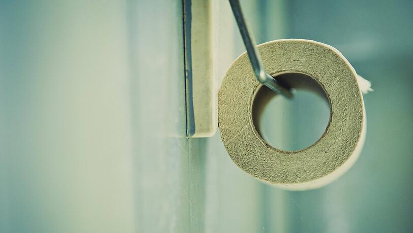 Eine Rolle brennendes Toilettenpapier in der Akademie der Bildenden Künste sorgte für einen Schaden von 10.000 Euro. Eine Rolle brennendes Toilettenpapier in der Akademie der Bildenden Künste sorgte für einen Schaden von 10.000 Euro.