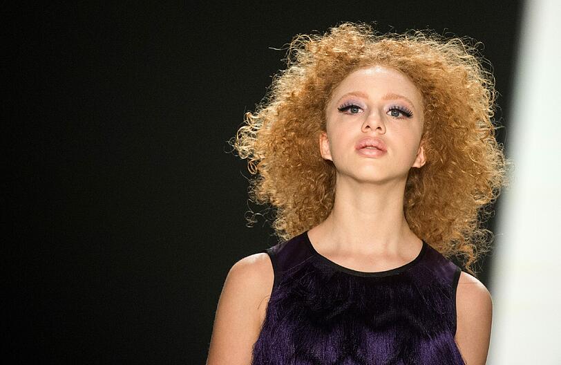Boris Beckers Tochter Anna Ermakowa gibt Laufsteg-Debüt. Klicken Sie sich durch die schönsten Bilder auf der Berlin Fashion Week