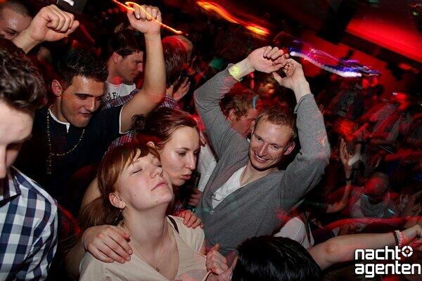 Im "Ruby Dance Club" stellten die Tanzwütigen ihre heißesten Moves zur Schau. Mehr Bilder unter: www.nachtagenten.de