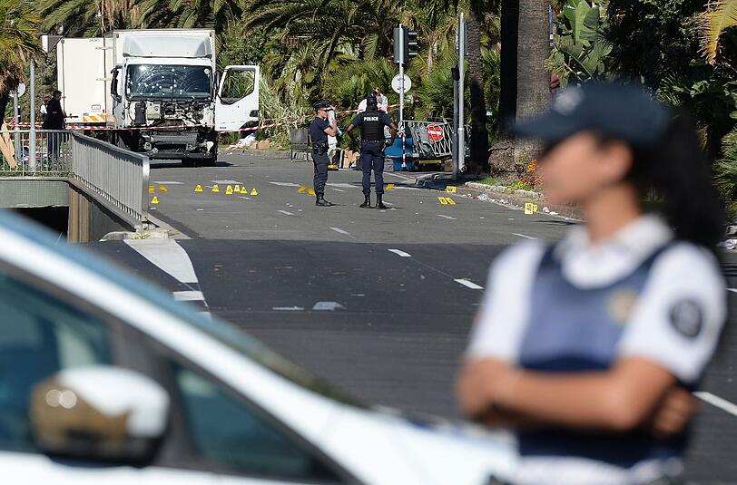 Nach der Terror-Attacke in Nizza verlängert Frankreich den Ausnahmezustand ein weiteres Mal.