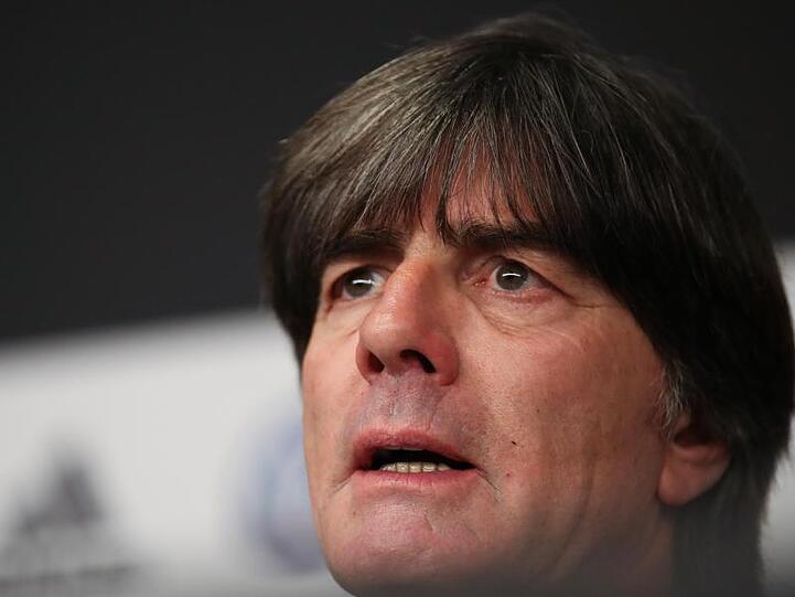 Bundestrainer Joachim Löw fliegt mit dem Nationalteam nach Nordirland.
