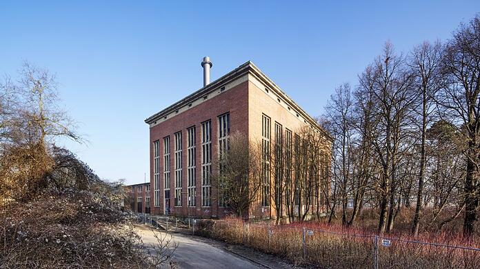 20 000 Quadratmetern Außengrund und in der Mitte das ehemalige Aubinger Heizkraftwerk. Jetzt wird es ein Kulturzentrum.