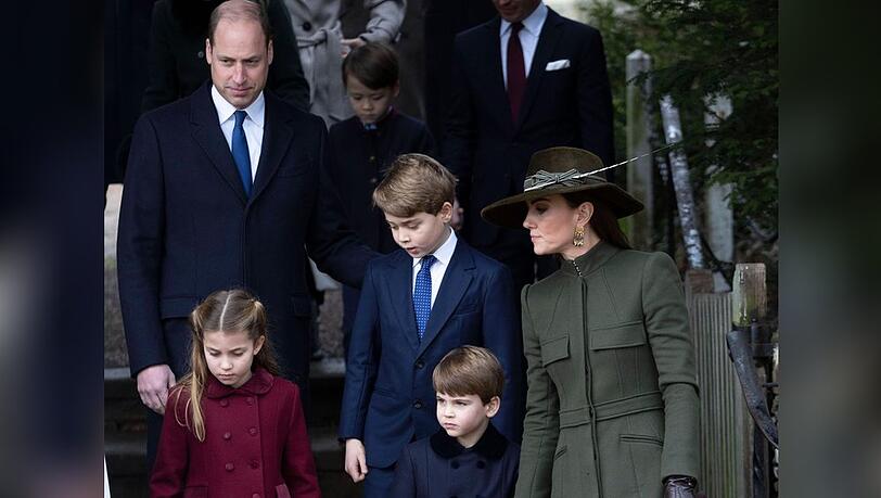 Prinzessin Kate mit ihrer Familie in Sandringham. Prinzessin Kate mit ihrer Familie in Sandringham.