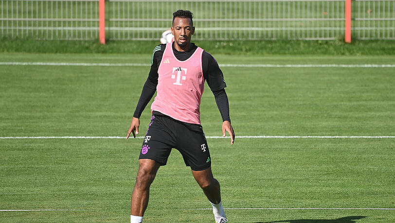 Trägt Jérôme Boateng bald wieder das Bayern-Trikot? Die Bosse haben sich nun dagegen entschieden. Die Kritik reißt trotzdem nicht ab.