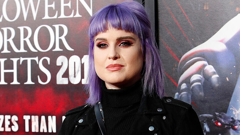 Kelly Osbournes Kopf ziert derzeit eine besondere Farbenpracht. Kelly Osbournes Kopf ziert derzeit eine besondere Farbenpracht.