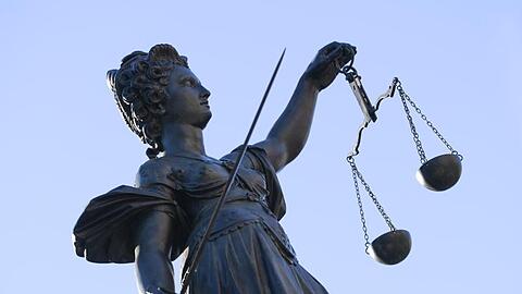 Die Statue der Justitia. Foto: Arne Dedert/dpa/Symbolbild