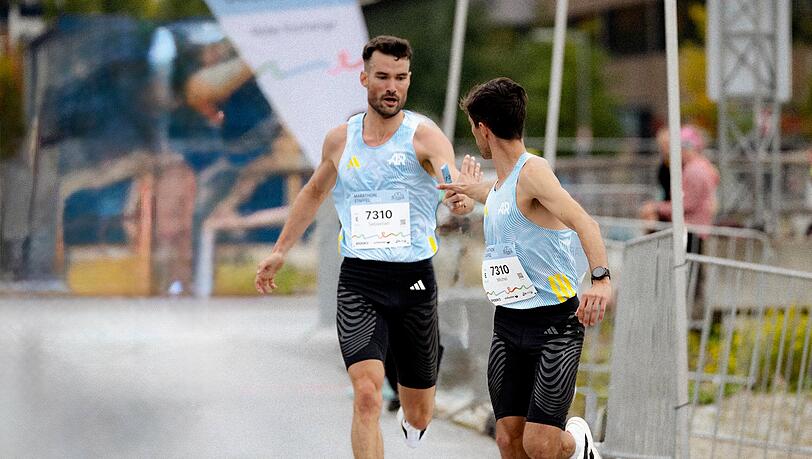 Bei der Marathonstaffel übernimmt nach rund 10 Kilometern das nächste Teammitglied. Bei der Marathonstaffel übernimmt nach rund 10 Kilometern das nächste Teammitglied.