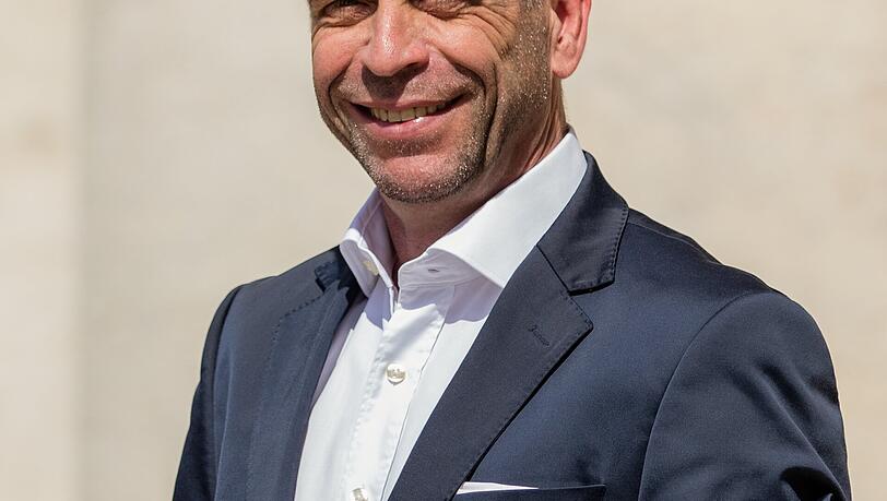 Ob Existenzgründungen, Betriebsübernahmen oder Verbesserungen für bereits bestehende Betriebe: Das Coaching von Andreas Bartelt umfasst alle Bereiche der Gastronomie. Ob Existenzgründungen, Betriebsübernahmen oder Verbesserungen für bereits bestehende Betriebe: Das Coaching von Andreas Bartelt umfasst alle Bereiche der Gastronomie.