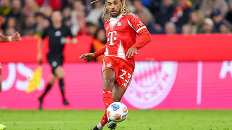 Sacha Boey kommt wegen der Verletzungssorgen beim FC Bayern derzeit regelmäßig zum Einsatz.