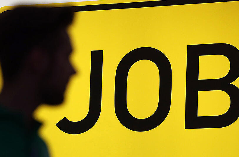 An die 60 Proztent der deutschen Arbeitnehmer arbeiten mehr, als in ihrem Arbeitsvertrag steht.