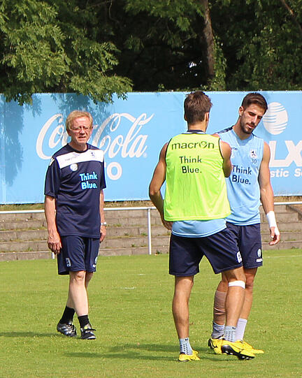 Schrecksekunde für Degenek beim Training am Freitag. Hier die Bilder vom Vormittagstraining.